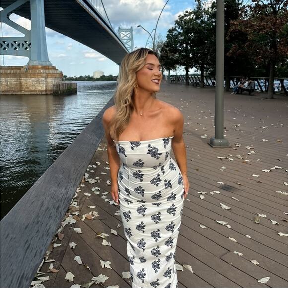 Petal & Pup Toni Floral Strapless Midi Dress M - Picture 1 of 12